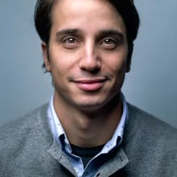 João Santos - Dono de loja online